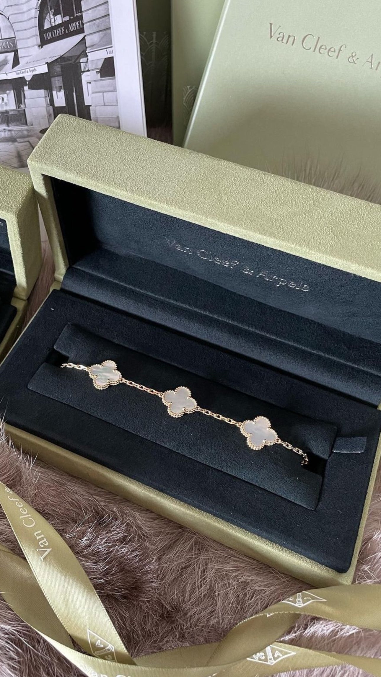 Pearl White Lindsay Bracelet (diamanté & plain)