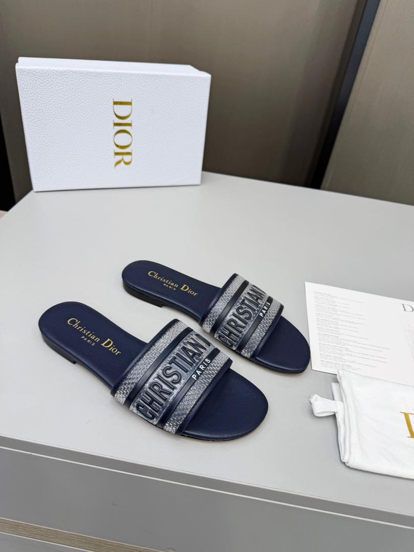 Midnight Luxe Textured Slides