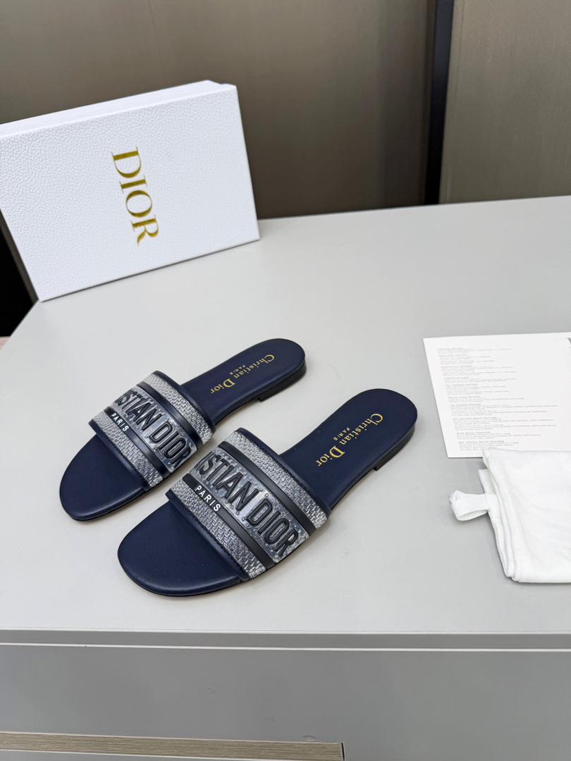 Midnight Luxe Textured Slides