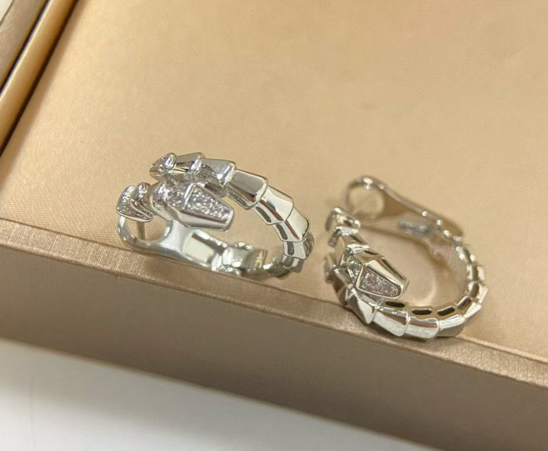 Classy Iva Earrings in gold, silver & rose gold)