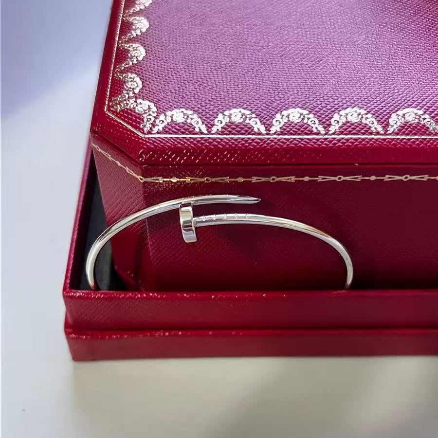 Flexible adjustable Nail Bracelet (gold & silver)