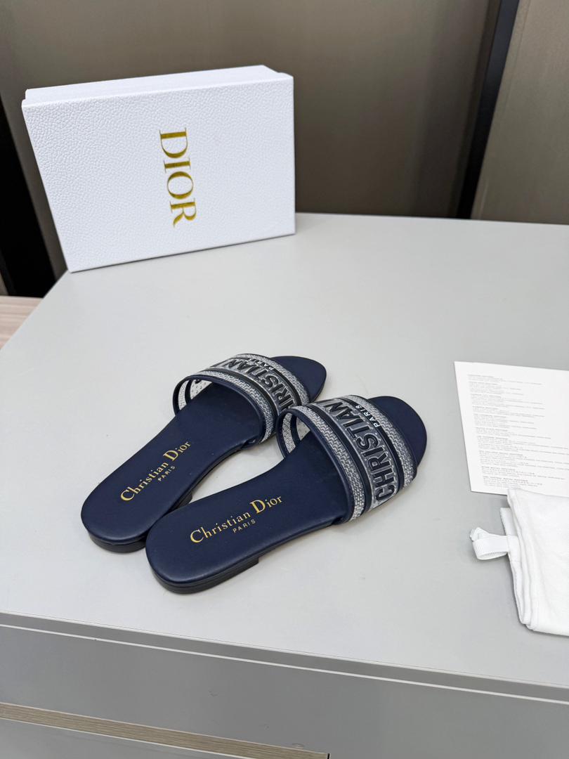 Midnight Luxe Textured Slides