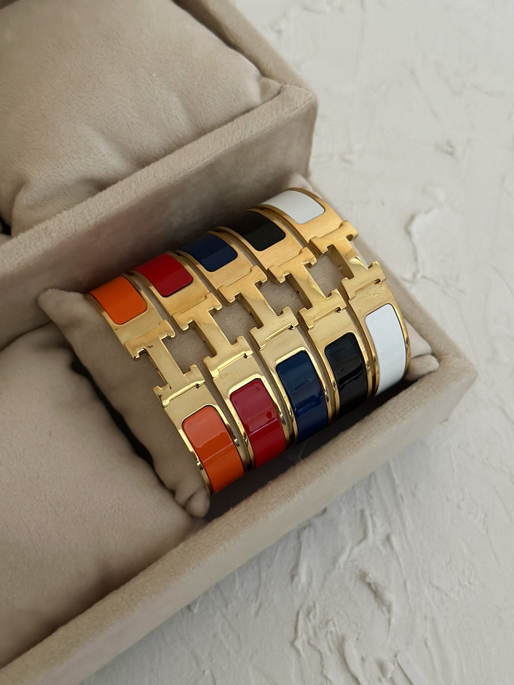 Classy He’mes Bracelet (many colours)
