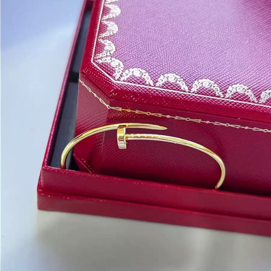 Flexible adjustable Nail Bracelet (gold & silver)