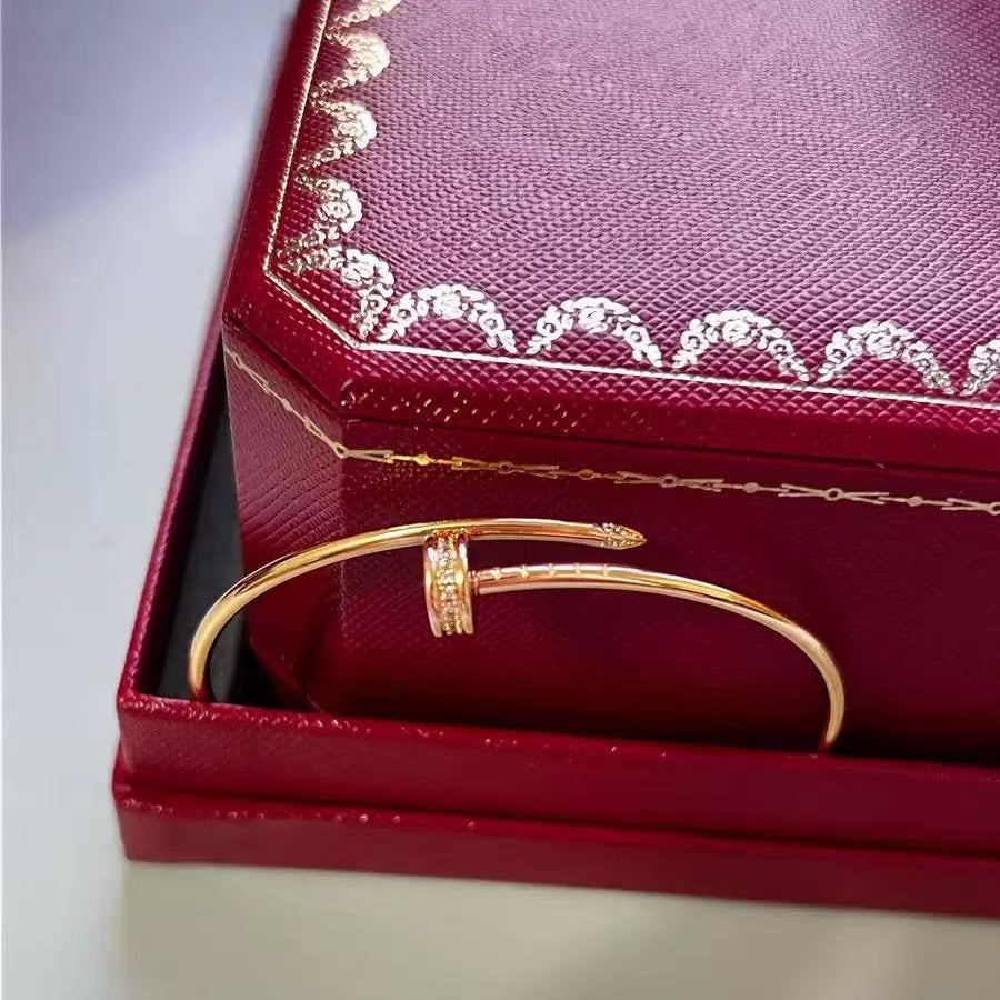 Flexible adjustable Nail Bracelet (gold & silver)