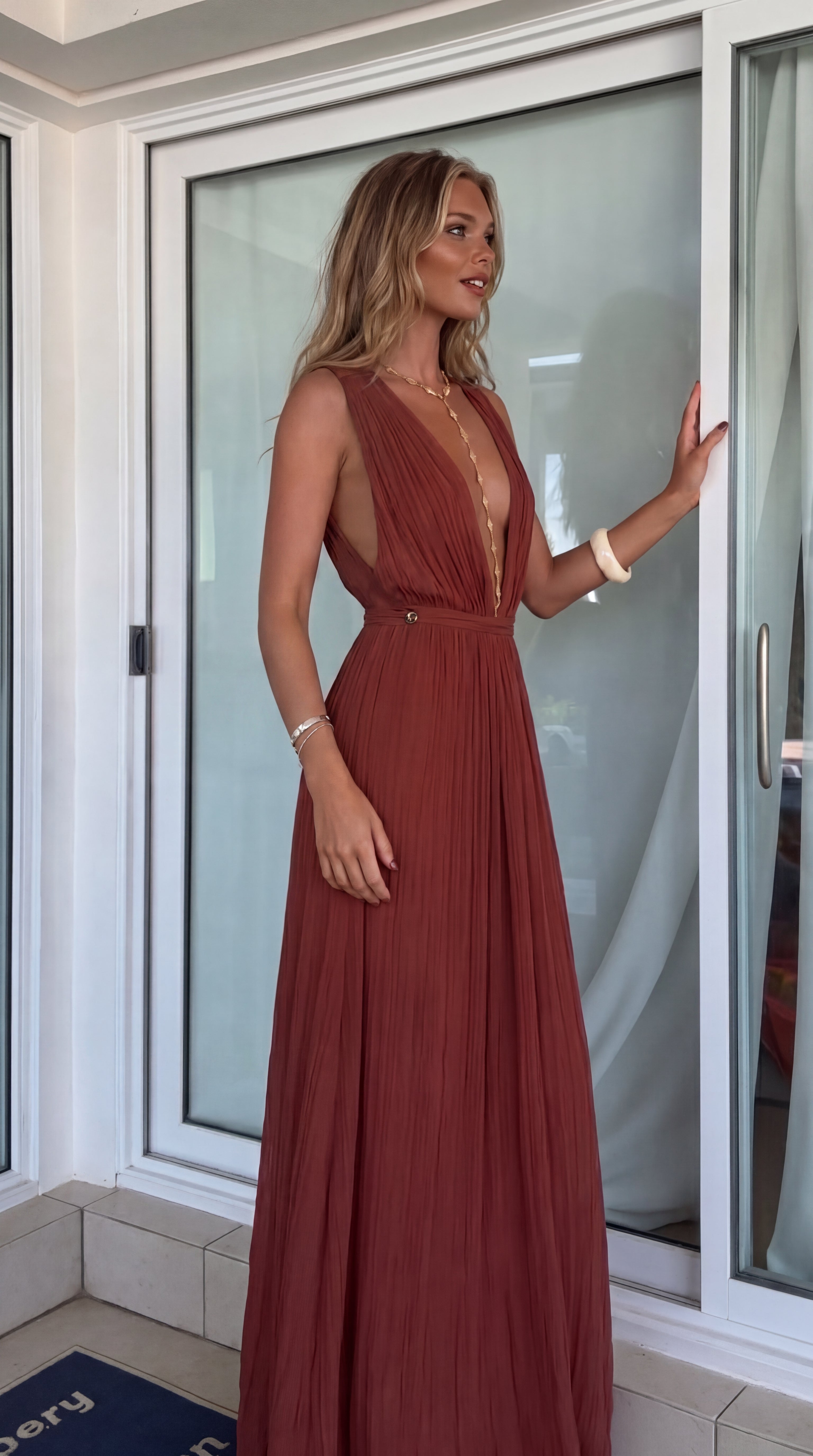 Sira | Mono Vacacional Elegante Escote en V Cintura Acordonada