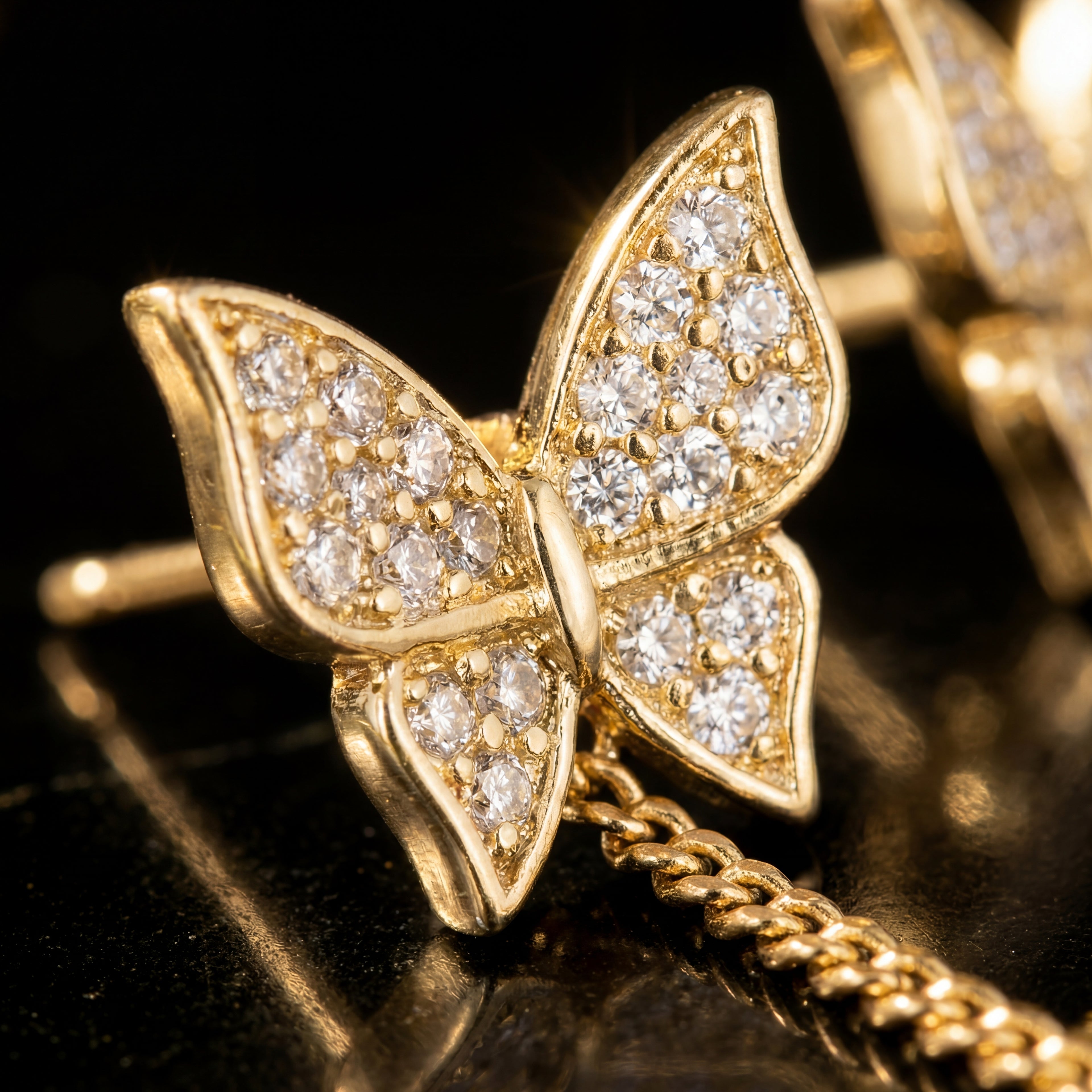 Pendientes Butterfly Dream – Brillo y Tendencia