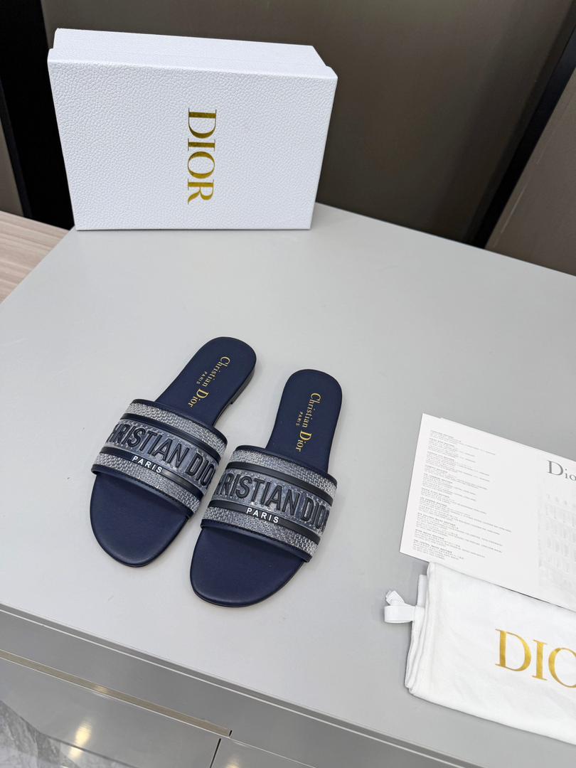 Midnight Luxe Textured Slides