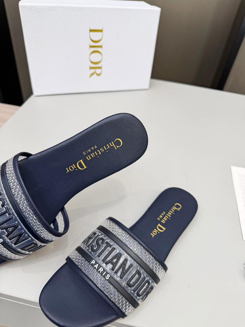 Midnight Luxe Textured Slides