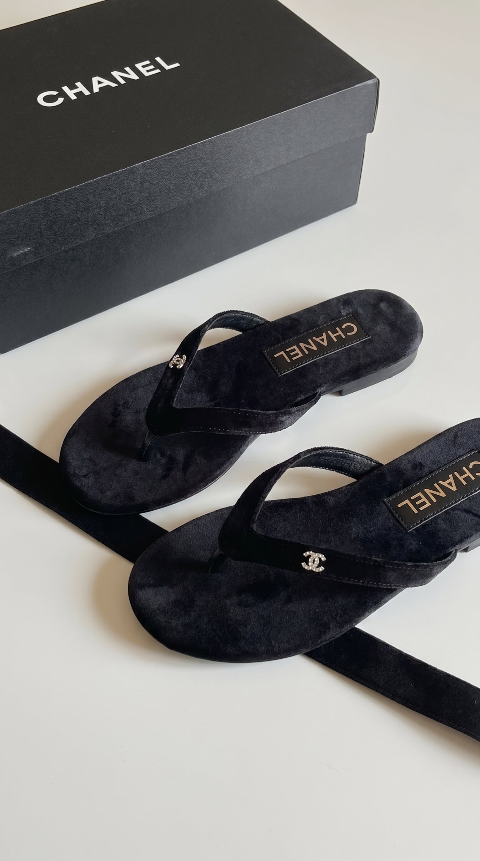SMALL DIAMOND LOGO SANDALS