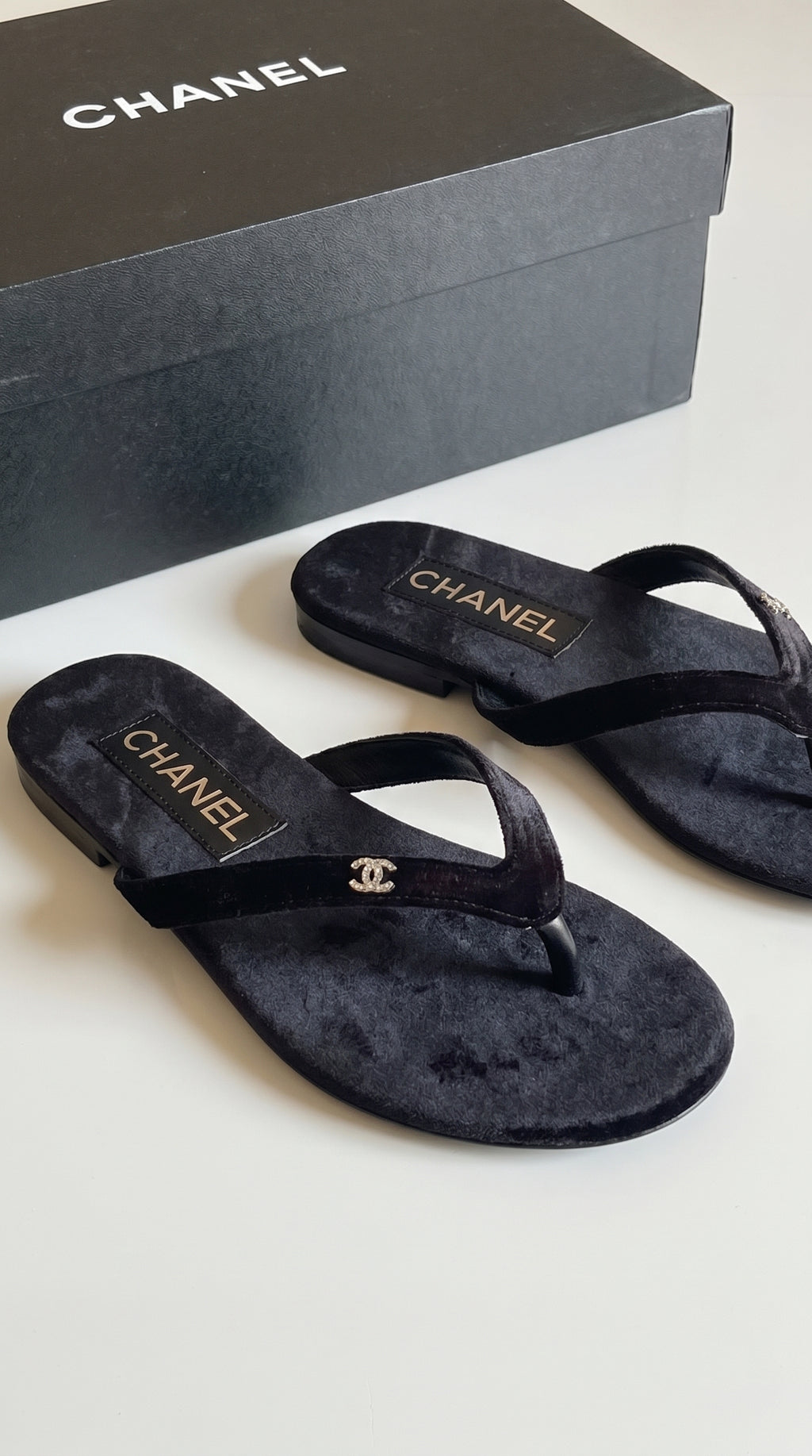 SMALL DIAMOND LOGO SANDALS