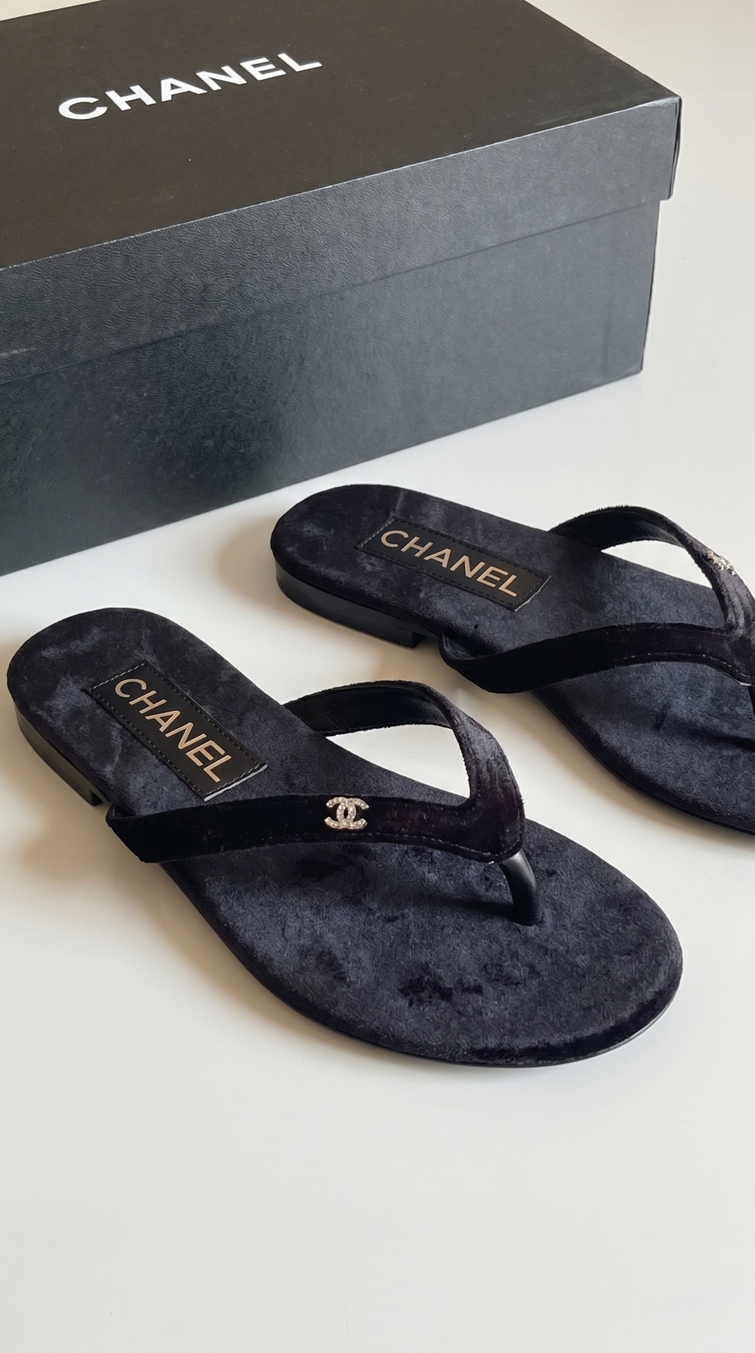 SMALL DIAMOND LOGO SANDALS