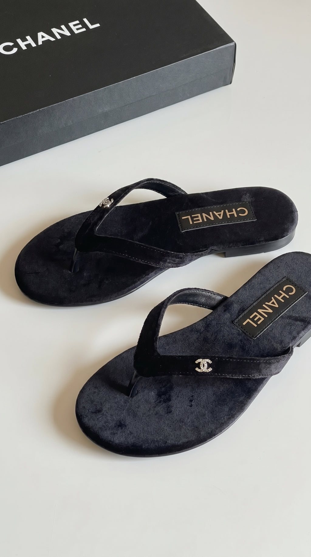 SMALL DIAMOND LOGO SANDALS