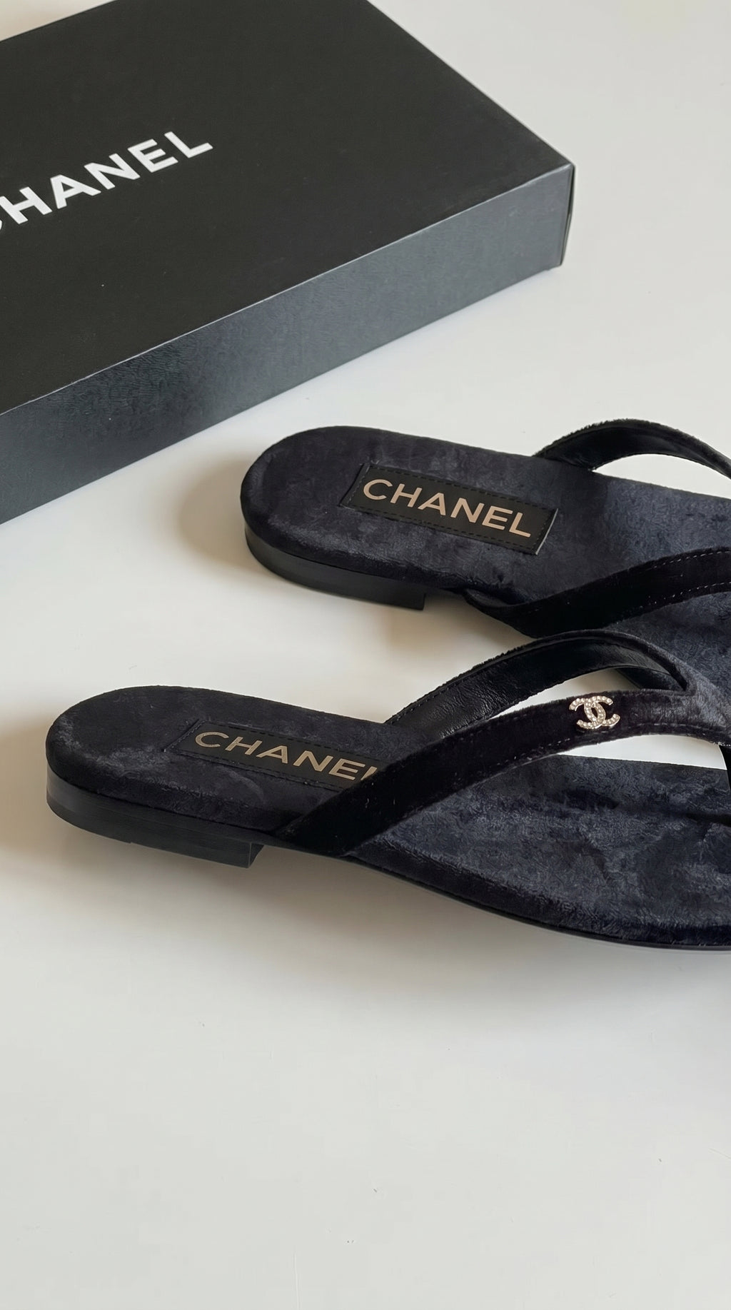 SMALL DIAMOND LOGO SANDALS