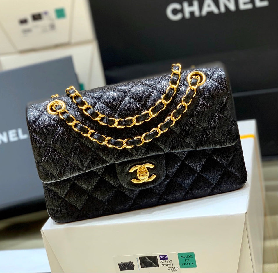 Classic Flap Small Bag 23cm – Black