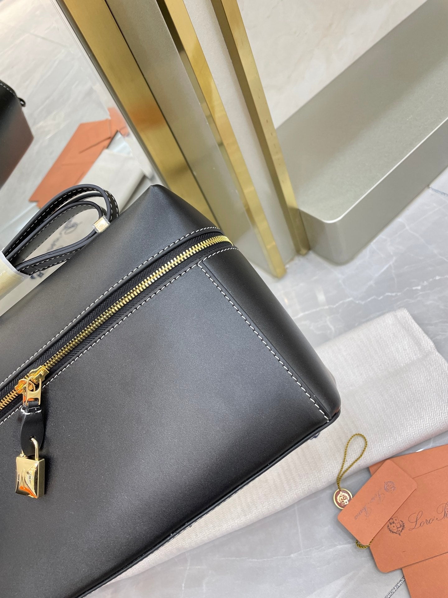 Saddle Loro Leather Bag