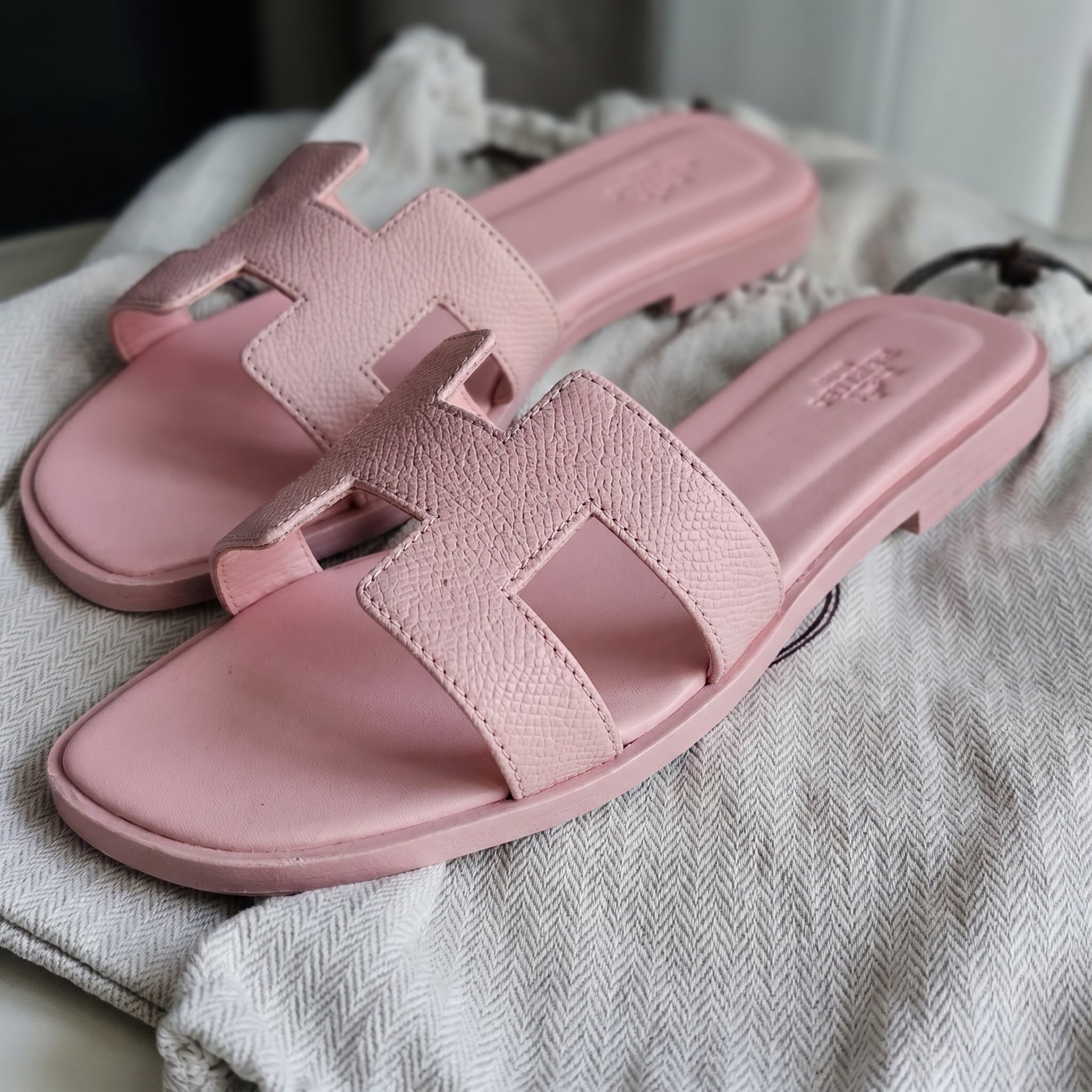 it girl rose sandals